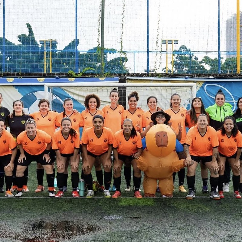 Time Fut das Parças - campo laranja
